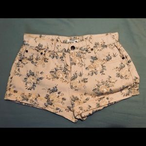🌸 Forever 21 Floral Shorts 🌸